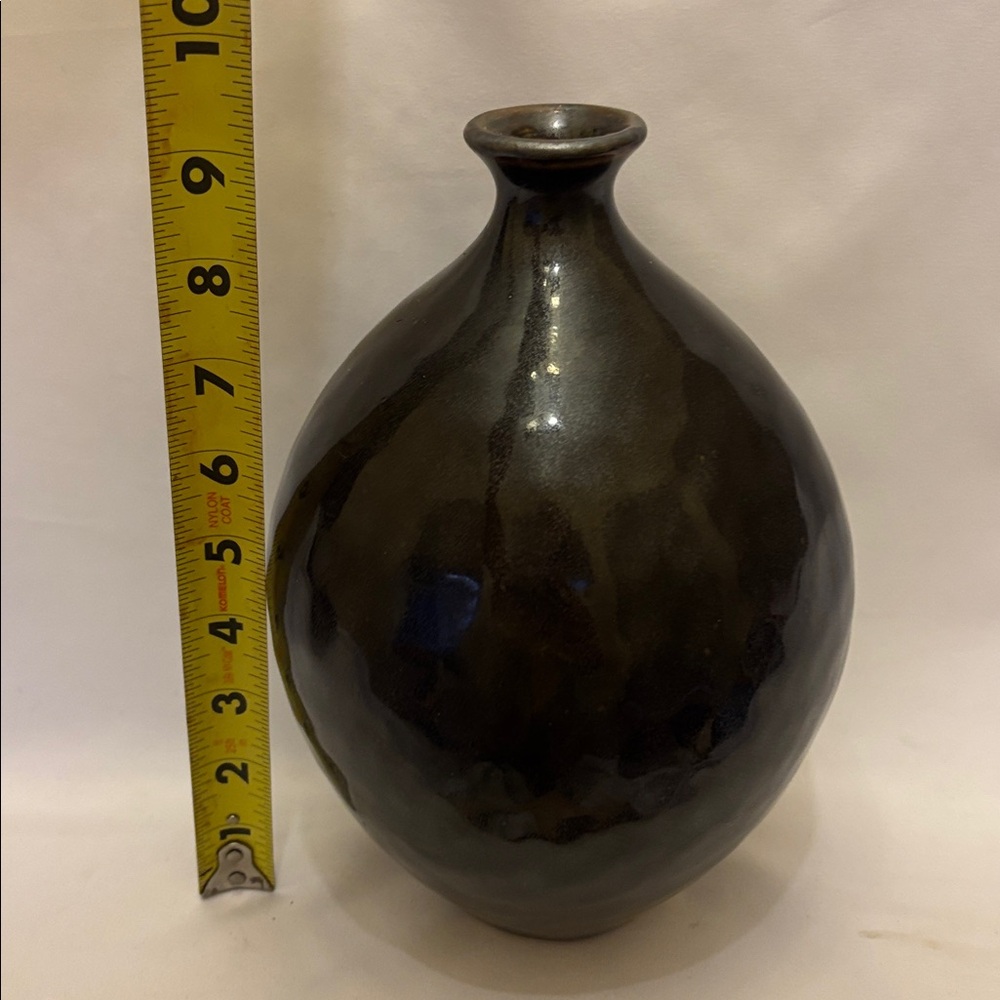 VINTAGE!! BOMBAY BEAUTIFUL VERY ELEGANT BLACK CERAMIC/STONEWARE VASE 9” - Picture 4 of 7